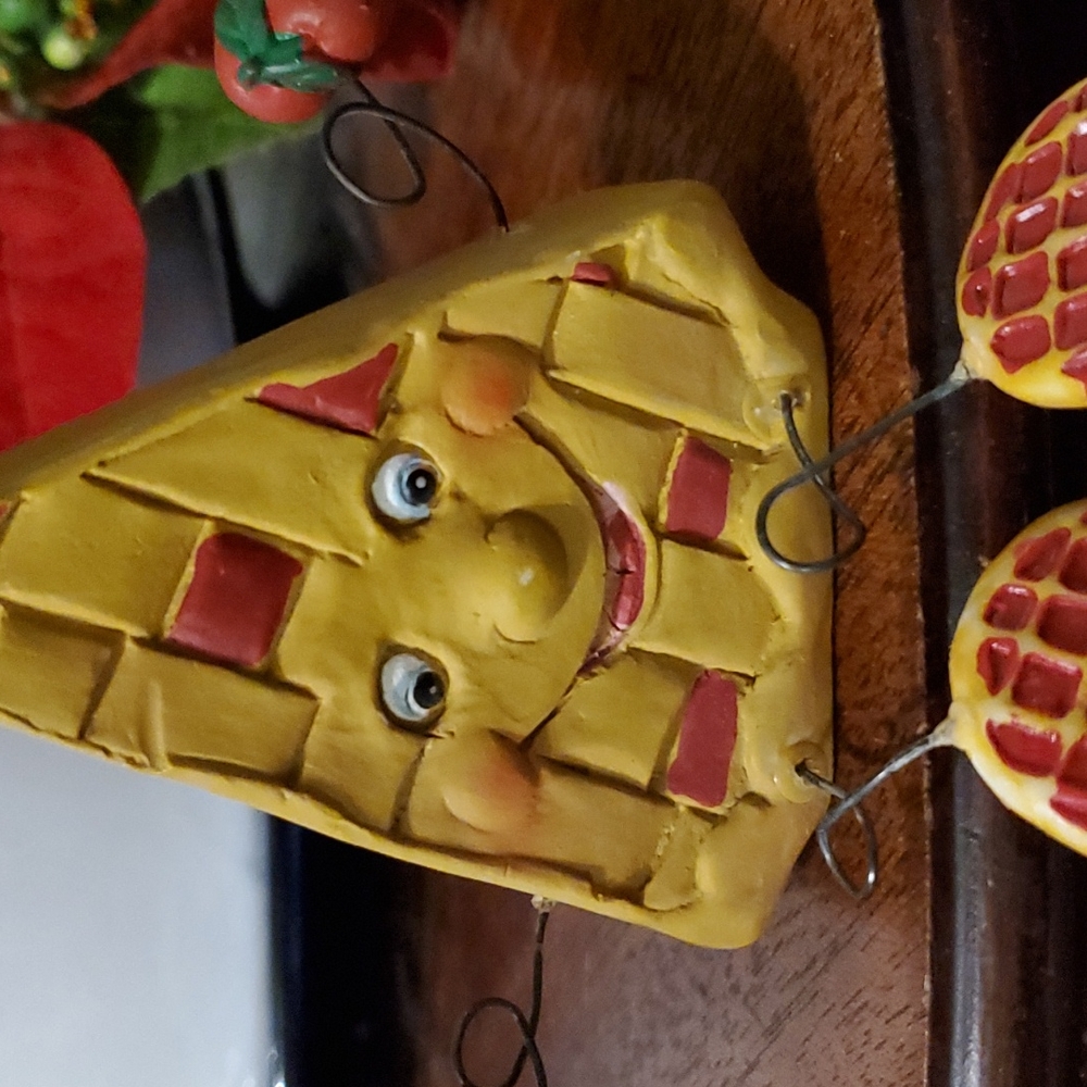 Piece of Pie Shelf Sitter - Picture 5 of 5